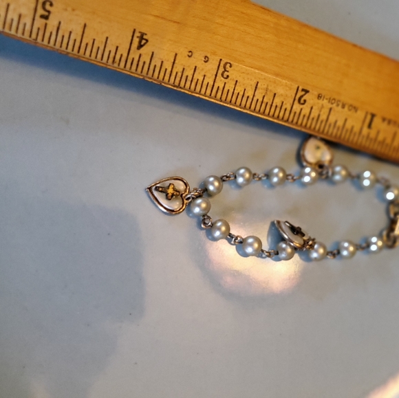 Little girl bracelet pearls heart charms - Picture 3 of 3